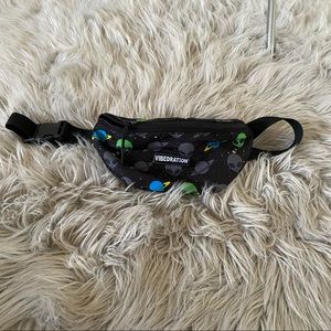 Vibedration Alien Fanny pack